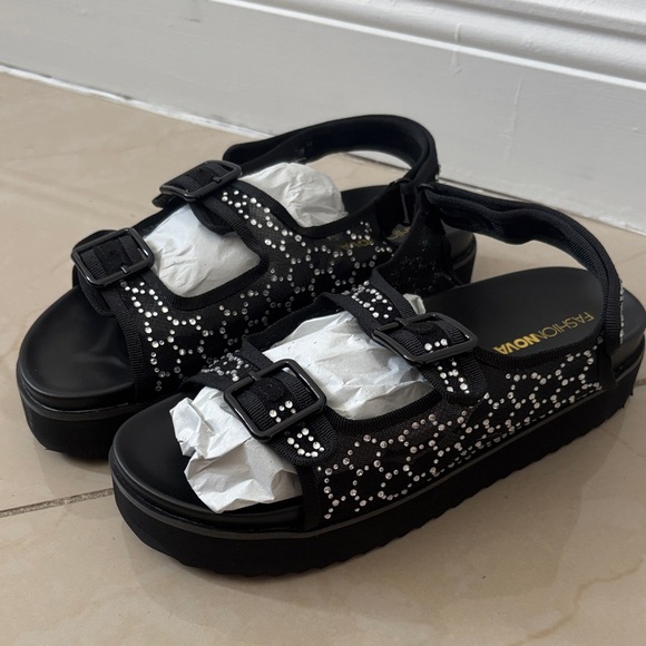 Fashion Nova Shoes - Fashion Nova Black Sandals with White Accents